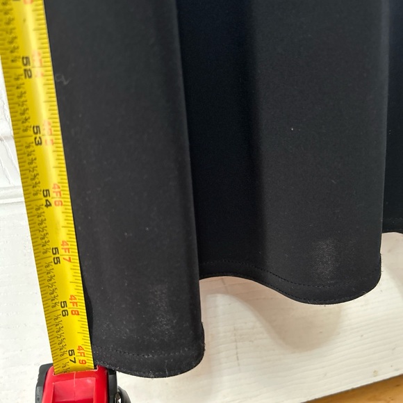 Gorgeous Betsy and Adam Formal Black Dress - Picture 7 of 7